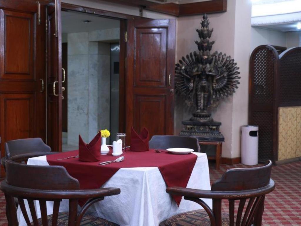Hotel Mountain Katmandu Dış mekan fotoğraf