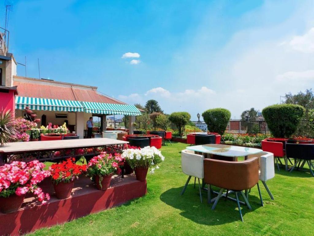 Hotel Mountain Katmandu Dış mekan fotoğraf